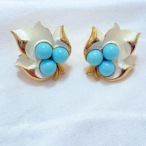 SARAH COV Placid Beauty series clip-on earrings. Western antique jewelry